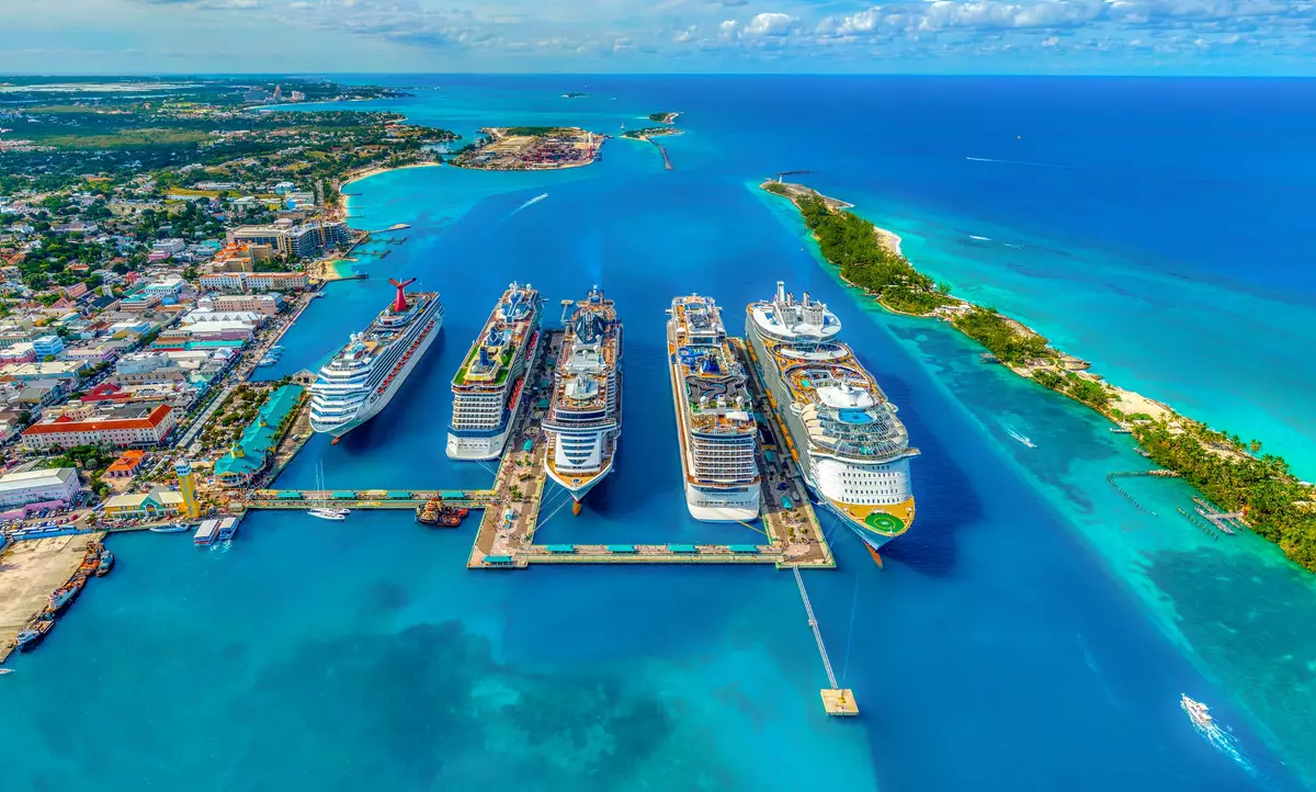 Cruise ships, Nassau